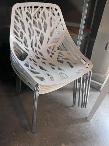 Stoelen gratis af te halen