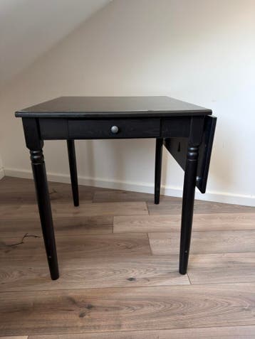 IKEA uitklapbare tafel met lade - Compact en functioneel