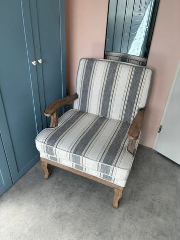 Comfortabele  stoel, zo goed als nieuw
