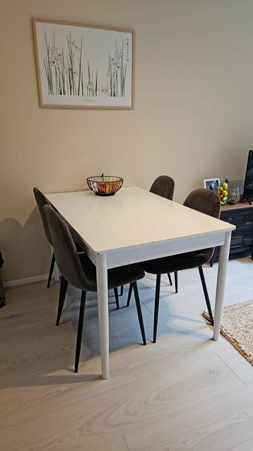 Witte eettafel - gratis af te halen