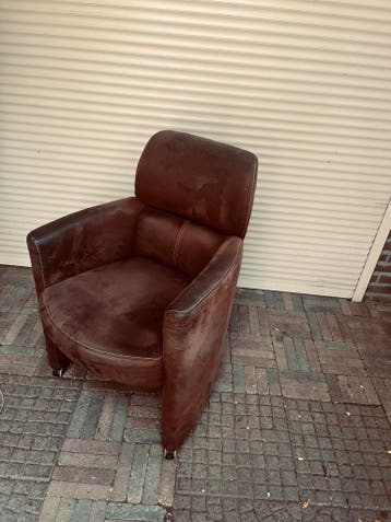 6 bruine eetkamer stoelen gratis af te halen