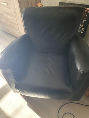 Zwart leren stoel GRATIS