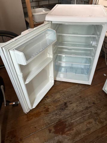 Beko tafelmodel koelkast - koelt goed, mist vakken