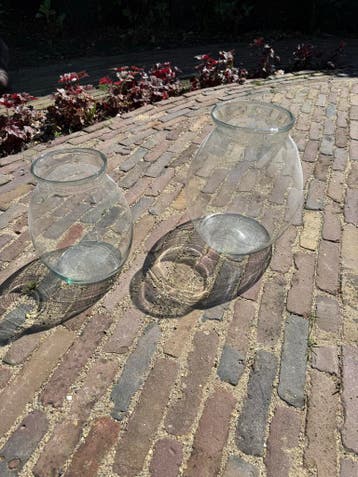 Set van 2 glazen vazen/windlichten