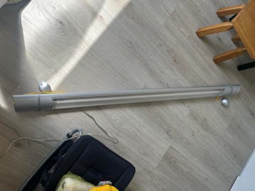 GRATIS Hangende lichtbalk voor bureau of kinderbureautje