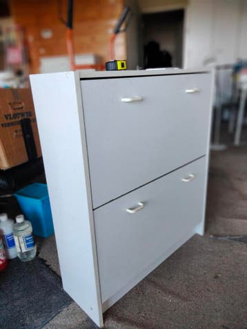 Witte schoenenkast met 2 kleppen - 87x75x25 cm