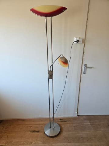 Gratis vloerlamp - alleen bovenlicht functioneel
