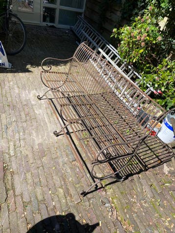 Tuinbank en Stoelen Gratis op te halen!