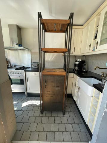 Gratis!! Mooie kast Gratis af te halen.