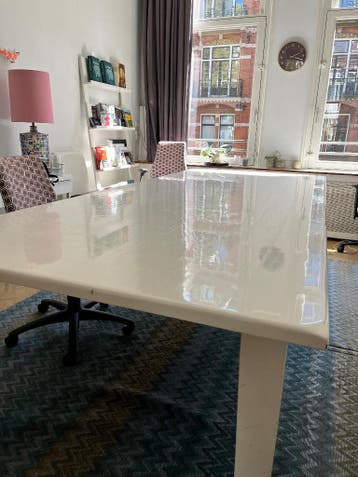 Grote vergadertafel wit,met of zonder stoelen,gratis afhalen