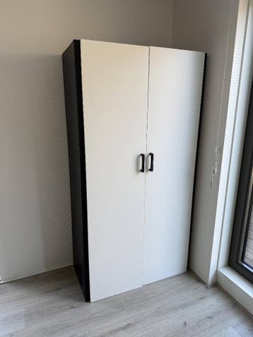 Grote kast (GRATIS AF TE HALEN)