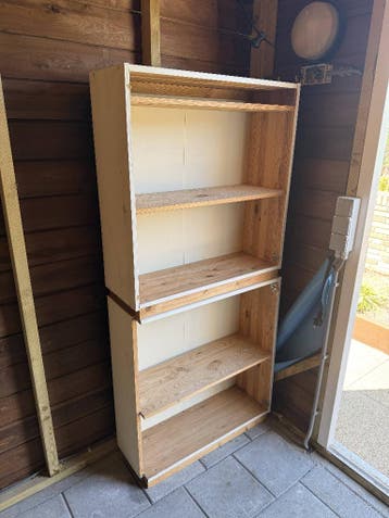 Twee kasten (GRATIS AF TE HALEN)