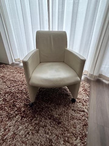 Gratis af te halen: 2 Leolux Quantissimo stoelen leer crème