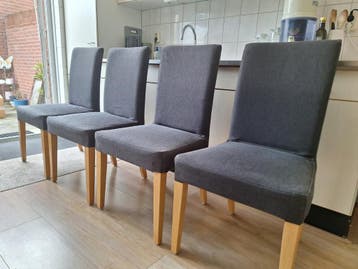 GRATIS: 4 comfortabele stoelen, grijs