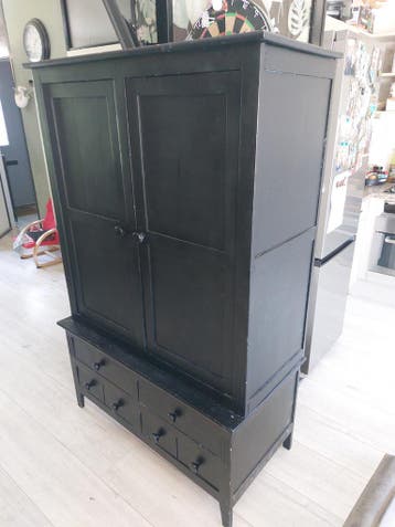 2 delig kast gratis op te halen vandaag