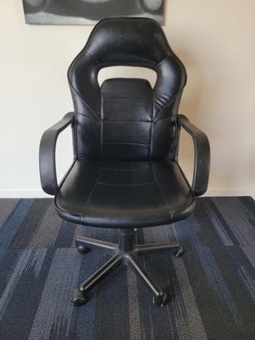 Gratis bureaustoel / game stoel in hoogte verstelbaar