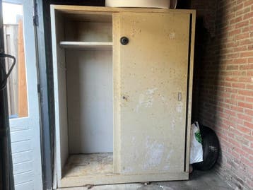 Grote ijzeren kast GRATIS