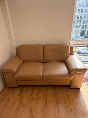 Free sofa – pickup this week (Delft)