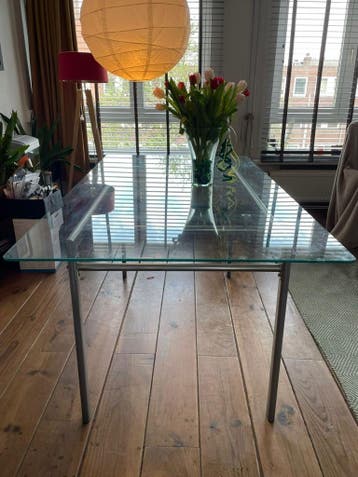 GRATIS: Prachtige Glazen Eettafel - zeer goede staat! ASAP