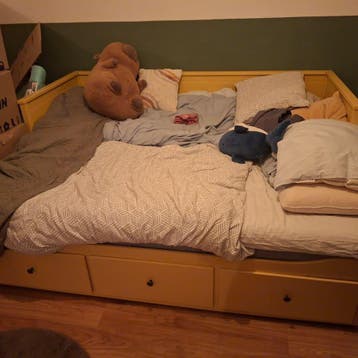 IKEA HEMNES bedbank  3 lades Gratis!  moet weg voor vrijdag!