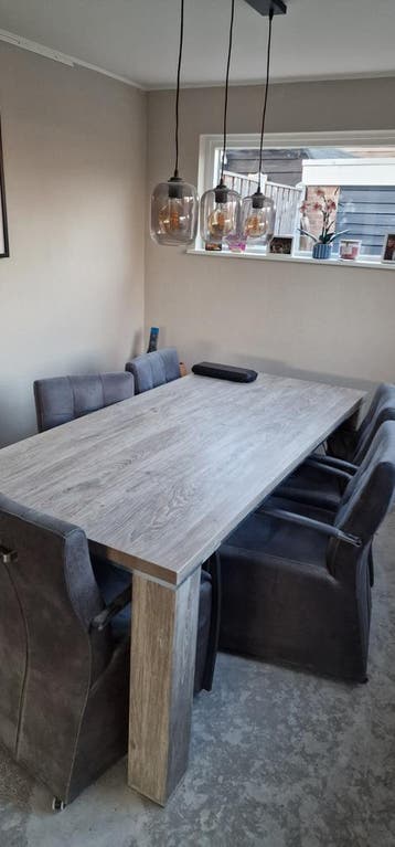 Gratis 5 eetkamerstoelen
