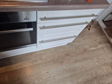 Gratis keuken met kleine koelkast, ophalen vanaf 28 april