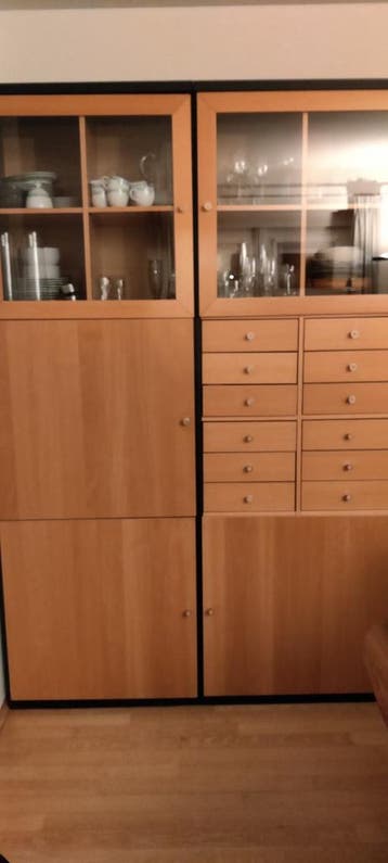 Twee mooie beukenhouten vitrinekasten/buffetkasten IKEA