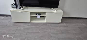 Tv meubel gratis