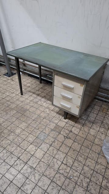 Gratis Gispen old school bureau met stoel