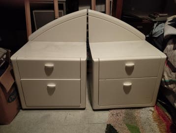 2 witte nachtkastjes , gratis op te halen