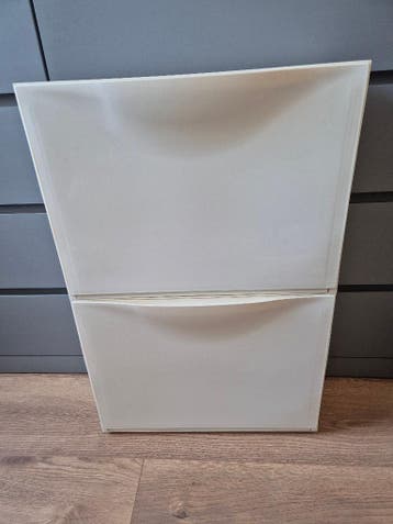 2 witte Trofast schoenenbakken gratis op te halen