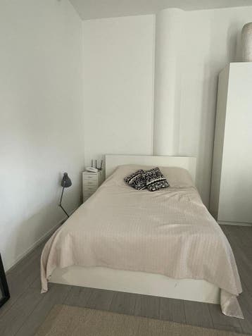 Gratis Bed met lades en matras (140x200cm)- Ophalen 23 april