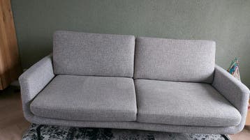 Stoffen bank grijs/beige met hout 2 m breed, 90cm diep
