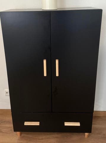 Zwarte kast met lade GRATİS AFHALEN
