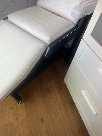 Behandelstoel (oud) - Zwaar, niet elektrisch, met pedalen