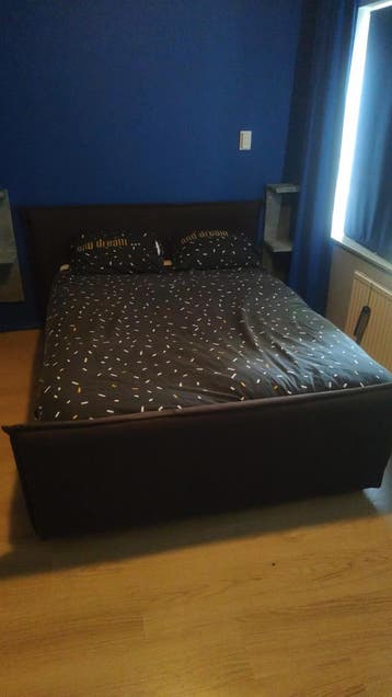 Gratis af te halen: Tweepersoonsbed 140x200 cm