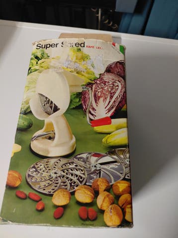 Vintage Super Slicer groentesnijder met diverse raspen
