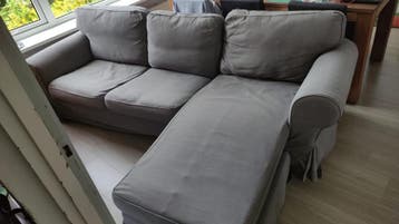 Gratis 3-pers. bank, volledig wasbaar met verplaatsbare hoek