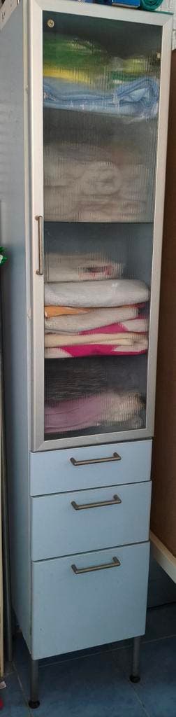 Badkamermeubel met hoge kast - gratis af te halen