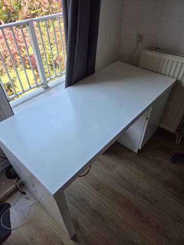 Wit IKEA Malm bureau, 65x140x73 cm