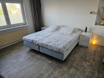 Gratis boxspring 180x200 lichtblauwkleurige compleet set