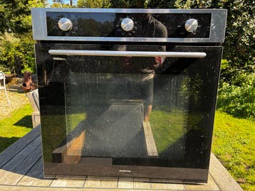 Oven met kortsluiting - voor onderdelen of reparatie