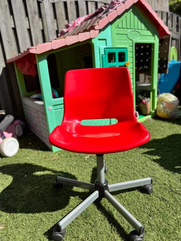 Rode bureaustoel verstelbaar gratis!