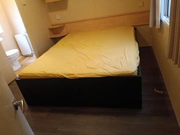 Zwart Brimnes bed Ikea 160x200 incl schoon matras