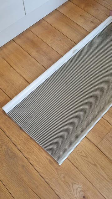 2 x duette shades, 1 x luxaflex, 1 x rolgordijn, GRATIS!