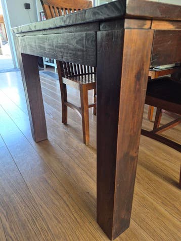Gratis: Eettafel + 6 stoelen, afmeting tafel 2m  1m