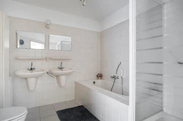 gratis ophalen: badkamer of onderdelen