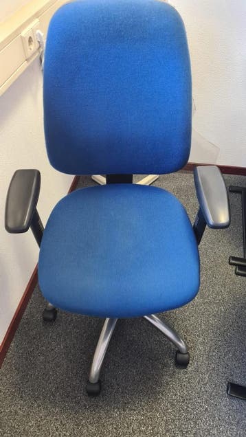 Gratis bureaustoel in goede staat,  Afhalen dongen