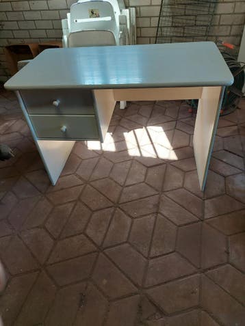 Wit  houten  bureau  gratis