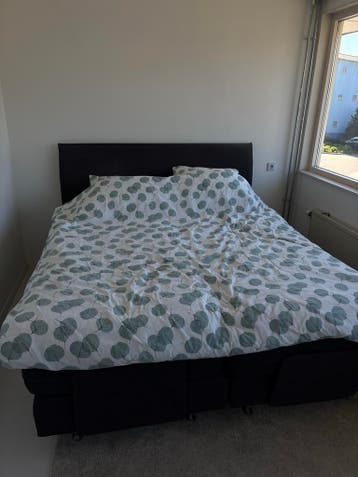 Comfortabele elektrische boxspring met afstandsbediening